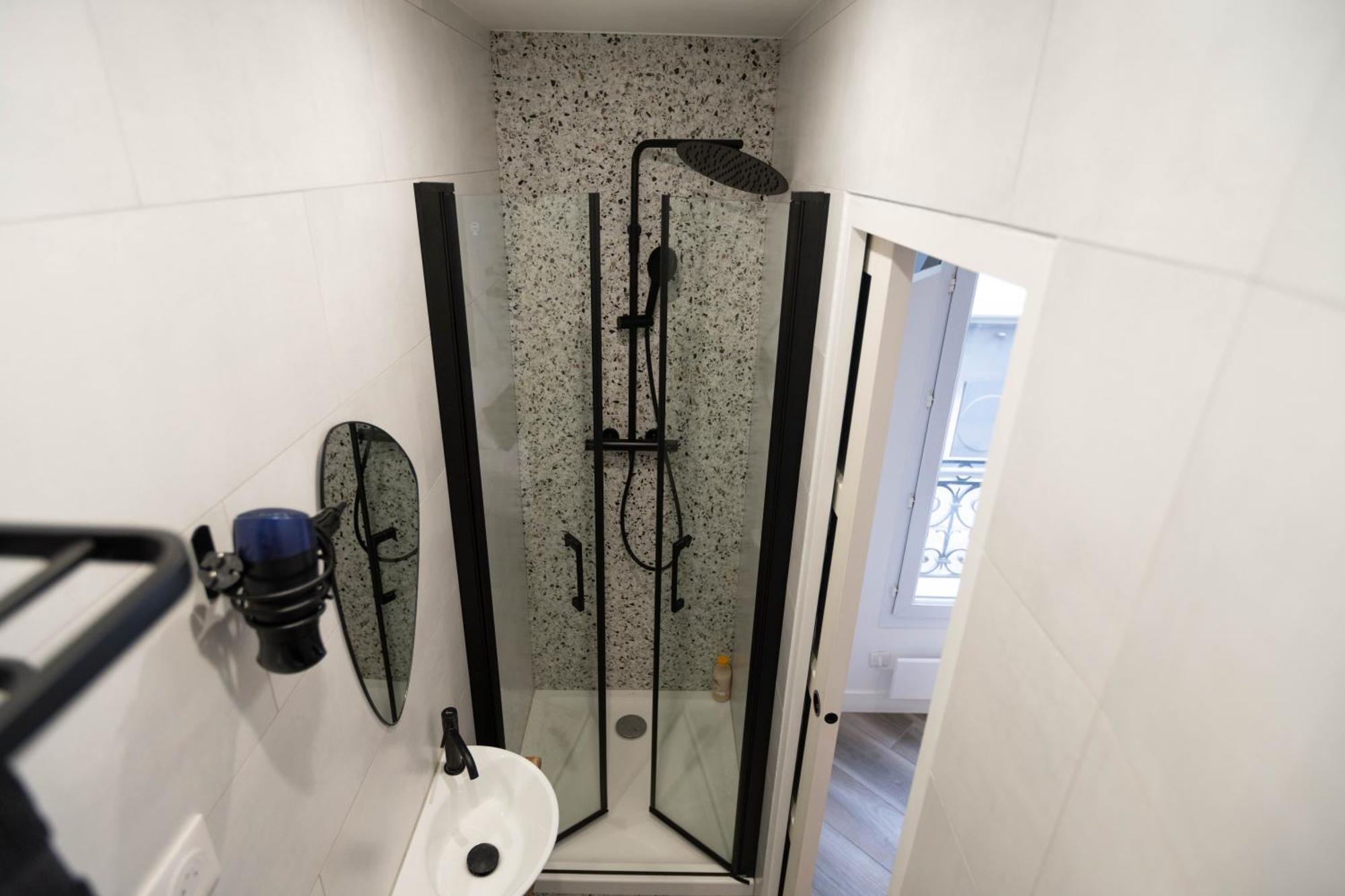 Beatrice Et Emmanuel Meuble Eiffel Aparthotel Parijs Kamer foto