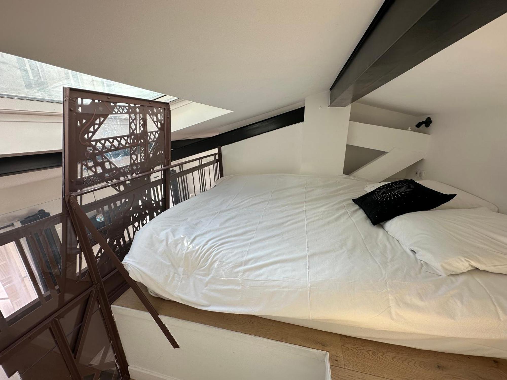 Beatrice Et Emmanuel Meuble Eiffel Aparthotel Parijs Kamer foto