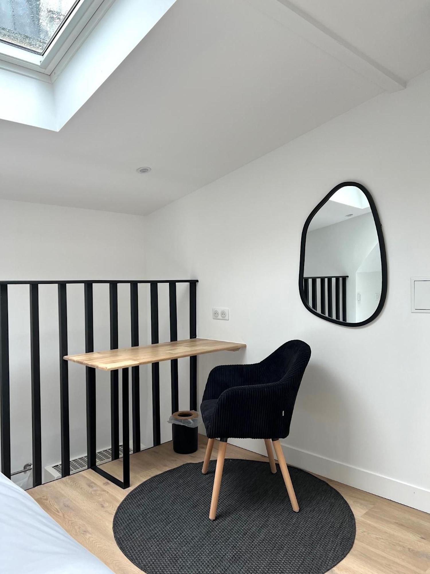 Beatrice Et Emmanuel Meuble Eiffel Aparthotel Parijs Kamer foto